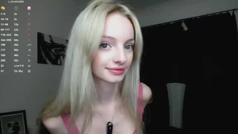 Snapshot of hypno_eyes_babe chatting on October 18, 2:51 pm Kate online show from October 18, 2:51 pm