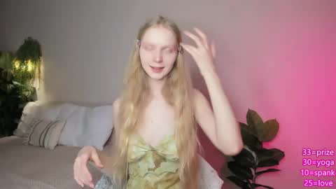 Snapshot of hypnoootic chatting on April 25, 3:53 pm Jenny online show from April 25, 3:53 pm