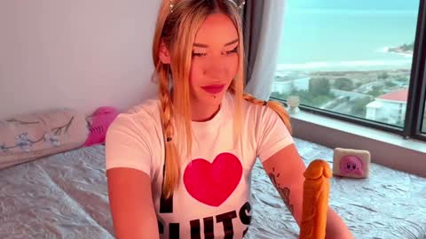 Your submissive lady 3 online show from January 16, 8:54 am