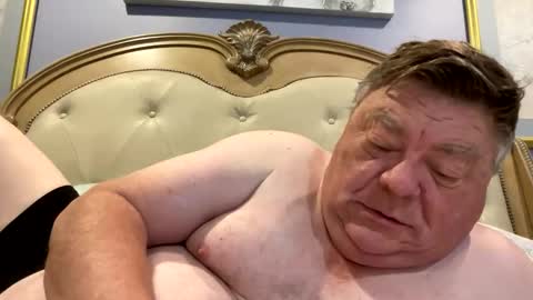 Snapshot of hypnotizing4u chatting on November 25, 1:11 pm hypnotizing4u online show from November 25, 1:11 pm