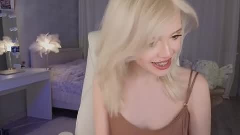 Joselle online show from February 19, 11:45 pm