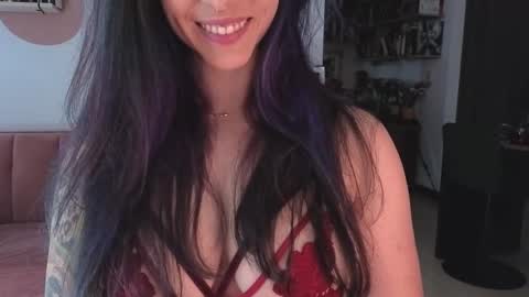 Snapshot of i_cant_believe_its_you chatting on February 17, 7:53 pm Lana Banana online show from February 17, 7:53 pm