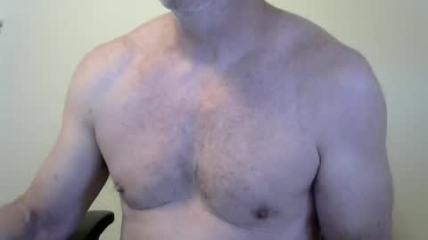 Snapshot of i_was_a_shy_dad chatting on May 17, 12:45 pm i_was_a_shy_dad online show from May 17, 12:45 pm