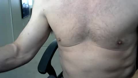 Snapshot of i_was_a_shy_dad chatting on June 10, 9:14 pm i_was_a_shy_dad online show from June 10, 9:14 pm