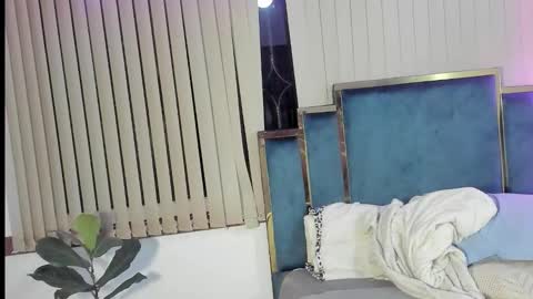 Snapshot of iam_brina04 chatting on October 22, 12:00 am Brina online show from October 22, 12:00 am