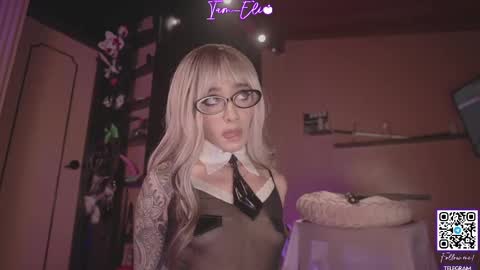 Snapshot of iam_eli chatting on April 19, 12:00 am online show from April 19, 12:00 am