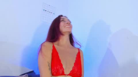 Snapshot of iam_luisa chatting on January 11, 9:04 am Your favorite IAM LUISA online show from January 11, 9:04 am