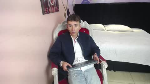 Iam Smith  online show from January 7, 1:24 pm