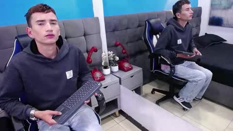 Iam Smith  online show from January 10, 11:45 am