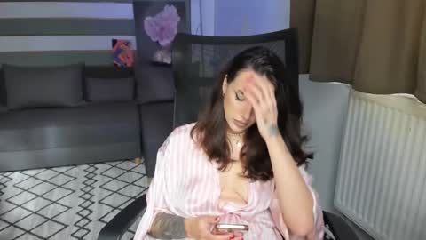 Baby Gal online show from October 18, 8:04 am
