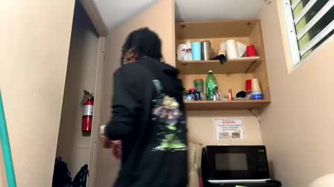 iamadielpr online show from April 18, 8:18 am