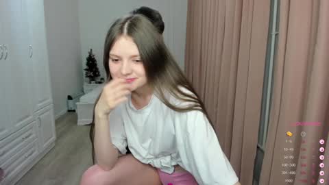 Cassie  STREAMS HERE EVERYDAY online show from December 31, 5:33 am
