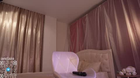 Snapshot of iamclaire_ chatting on February 16, 7:49 pm Claire online show from February 16, 7:49 pm