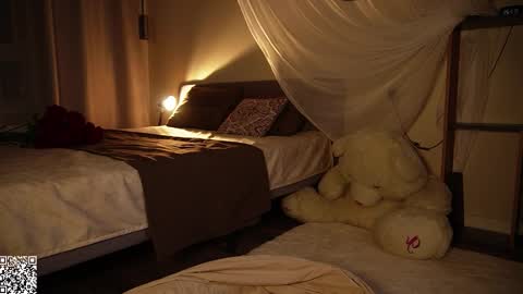 Claire online show from December 22, 8:28 pm