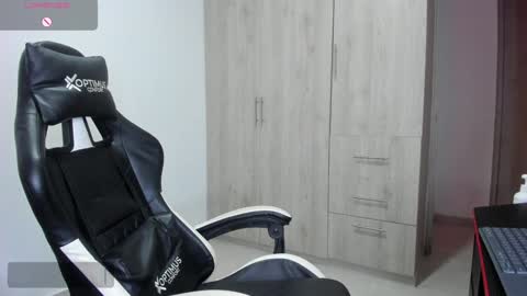 Snapshot of iamdylan777 chatting on January 30, 7:04 pm Dylan independent model online show from January 30, 7:04 pm