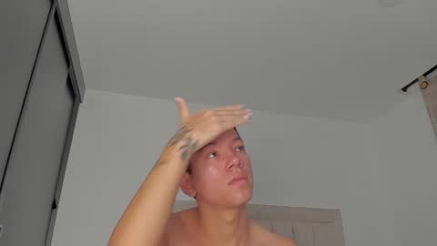 Juliiiiian online show from March 14, 10:10 am