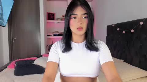 Snapshot of iamjulietaa chatting on December 16, 4:02 am    online show from December 16, 4:02 am