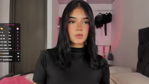 Snapshot of iamjulietaa chatting on February 13, 6:38 pm    online show from February 13, 6:38 pm