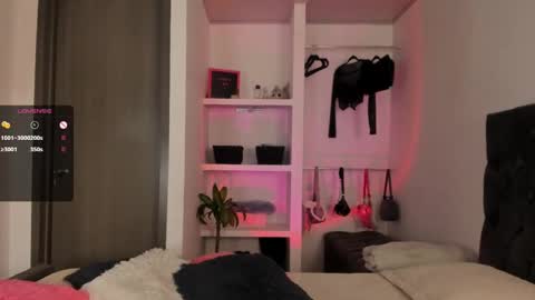 Snapshot of iamjulietaa chatting on February 13, 11:26 pm    online show from February 13, 11:26 pm