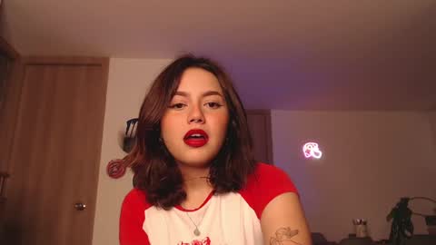 Snapshot of iamjulietaaa chatting on January 6, 12:27 am Julieta online show from January 6, 12:27 am