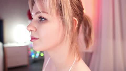 Snapshot of iamninamint chatting on January 7, 7:28 pm Nina  online show from January 7, 7:28 pm