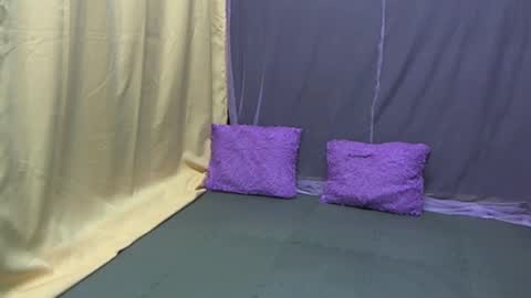 Snapshot of iamyourzzz_ chatting on February 10, 2:19 am Kiara online show from February 10, 2:19 am