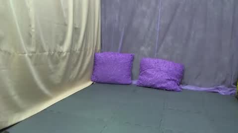 Snapshot of iamyourzzz_ chatting on September 9, 2:22 am Kiara online show from September 9, 2:22 am