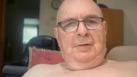 Snapshot of ian53a chatting on May 27, 4:04 pm ian53a - mature UK man for same online show from May 27, 4:04 pm