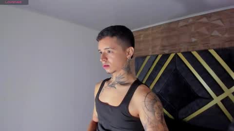 IAN CASTILLO online show from April 25, 11:13 am