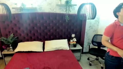 Ian Davis online show from September 23, 11:46 am