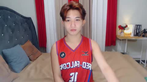 Snapshot of ian_luxxx chatting on February 14, 10:14 pm ian_luxxx online show from February 14, 10:14 pm