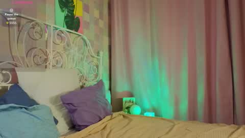 Ian online show from March 6, 2:19 am