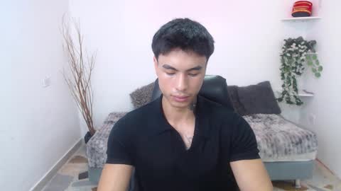 Ian  online show from February 12, 11:49 am