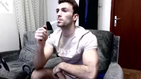 Snapshot of ianandersson27 chatting on January 12, 11:36 pm Ian Andersson online show from January 12, 11:36 pm