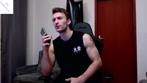 Snapshot of ianandersson27 chatting on February 1, 2:58 am Ian Andersson online show from February 1, 2:58 am