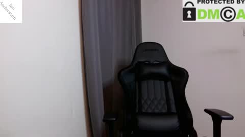 Snapshot of ianandersson27 chatting on March 11, 3:26 am Ian Andersson online show from March 11, 3:26 am