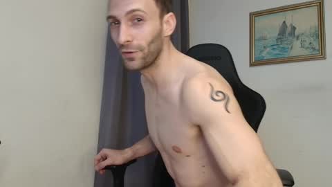 Snapshot of ianandersson27 chatting on February 9, 10:47 pm Ian Andersson online show from February 9, 10:47 pm