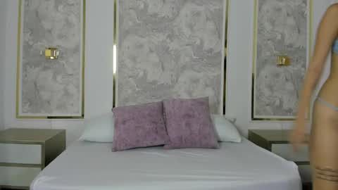 Snapshot of iara_miranda chatting on April 29, 12:31 pm I A R A online show from April 29, 12:31 pm