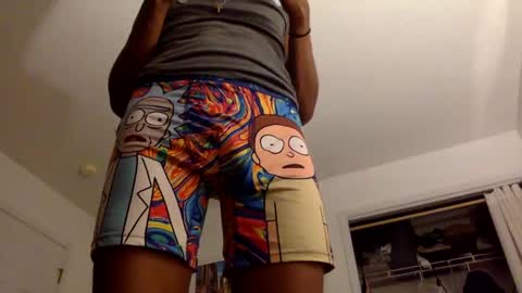 Snapshot of ibeentrillpapi chatting on February 21, 8:29 am Fantastic Mistaker online show from February 21, 8:29 am