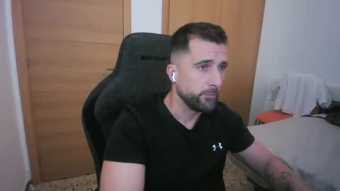 iberian_macho online show from October 11, 9:30 am