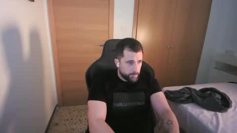 iberian_macho online show from November 29, 2:53 pm