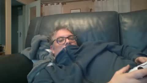 Snapshot of ibu81 chatting on March 1, 4:42 pm anonymouszz online show from March 1, 4:42 pm