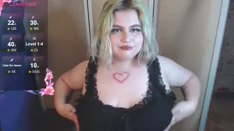 Snapshot of ice_baby01 chatting on October 11, 4:49 pm Alice Bunny666 online show from October 11, 4:49 pm