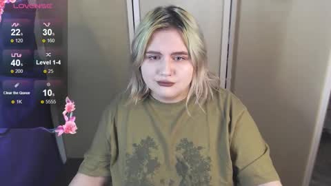 Snapshot of ice_baby01 chatting on October 25, 8:03 pm Alice Bunny666 online show from October 25, 8:03 pm