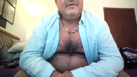 Snapshot of iceburg155 chatting on July 20, 3:47 pm iceburg155 online show from July 20, 3:47 pm