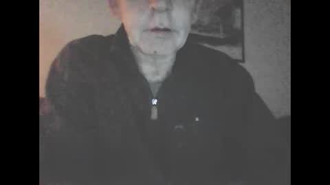 Snapshot of icemandude chatting on November 15, 1:18 pm icemandude online show from November 15, 1:18 pm