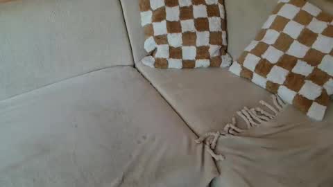 Snapshot of ich_hh chatting on September 25, 12:09 pm SnowTiger online show from September 25, 12:09 pm