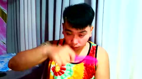 Snapshot of iconic_vince chatting on October 13, 1:55 pm iconic_vince online show from October 13, 1:55 pm
