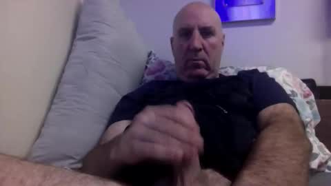 icumming online show from May 12, 4:20 am