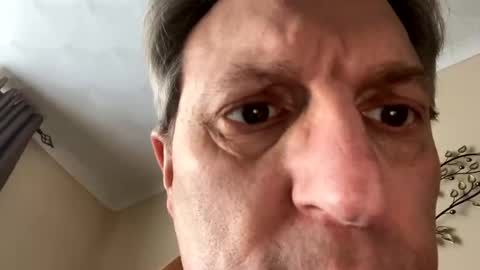 Snapshot of icums4u chatting on February 6, 2:58 pm icums4u online show from February 6, 2:58 pm